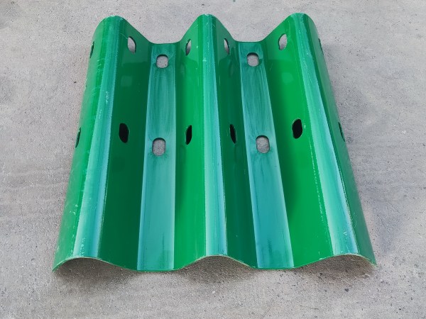 高速公路波形護欄